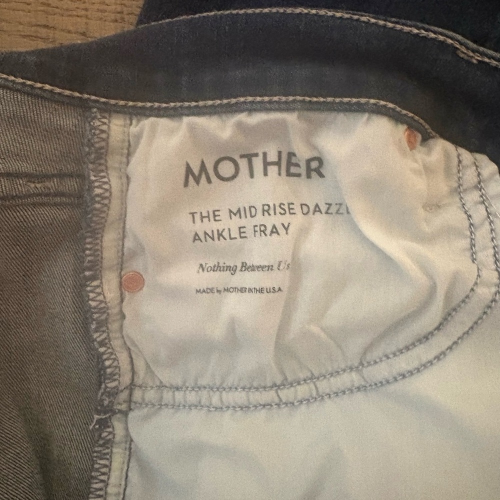MOTHER Skinny Jeans in Dark Blue Wash - Picture 5 of 5